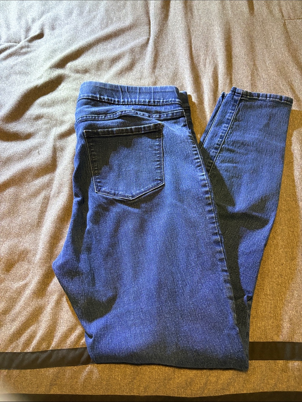 Old Navy Super Skinny Mid Rise Pull On Jeans Women's Dark Blue Size 16 Tall